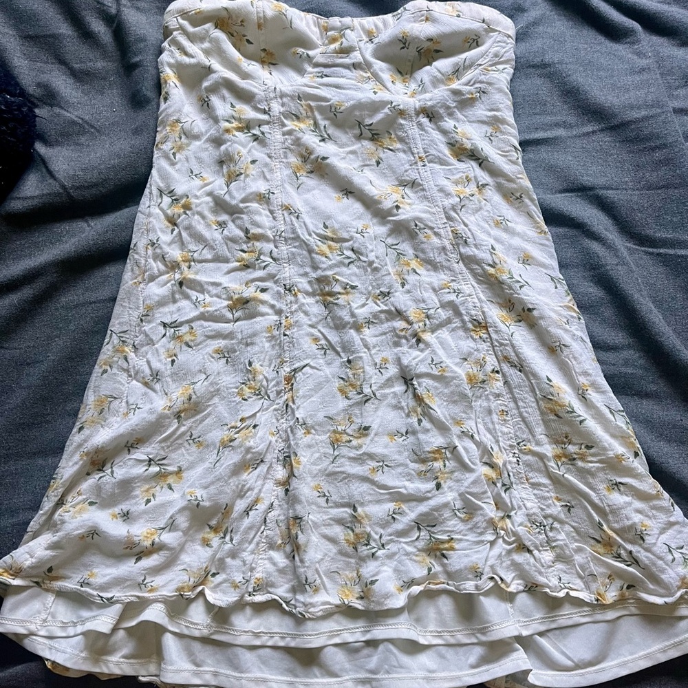 White and yellow flowers strapless dress
